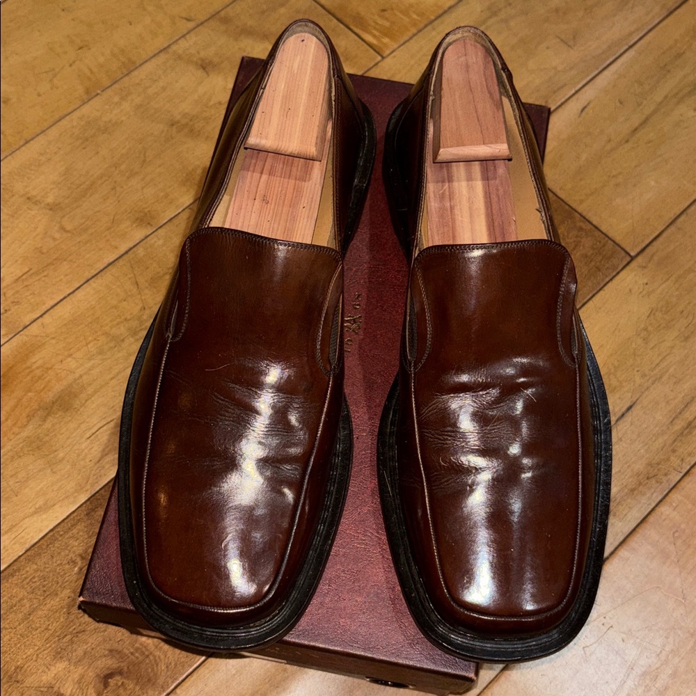 Brown Mezlan size 11.5 slip on
